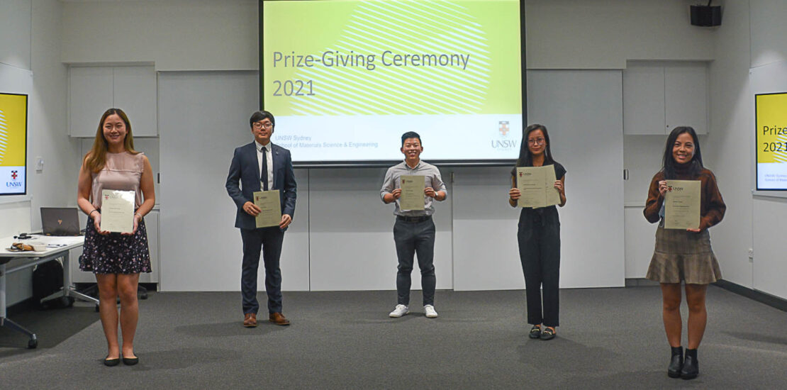 Image of graduates and prize winners